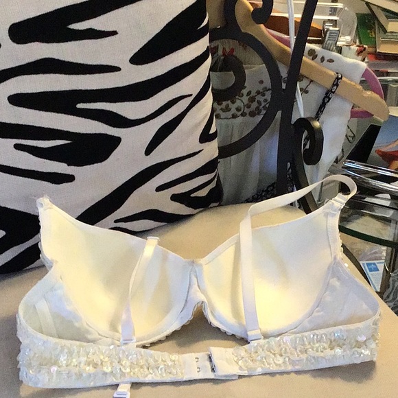 Gorgeous Fred Segal vintage Sequin Bra - Picture 4 of 4